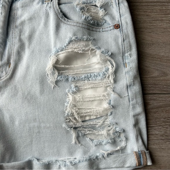 American Eagle Outfitters Distressed Stretch Mom Jean Shorts - Picture 7 of 14